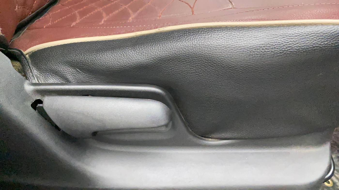 2018 Maruti Ertiga VXI LIMITED EDITION, Petrol, Manual, 74,876 km, Driver Side Adjustment Panel