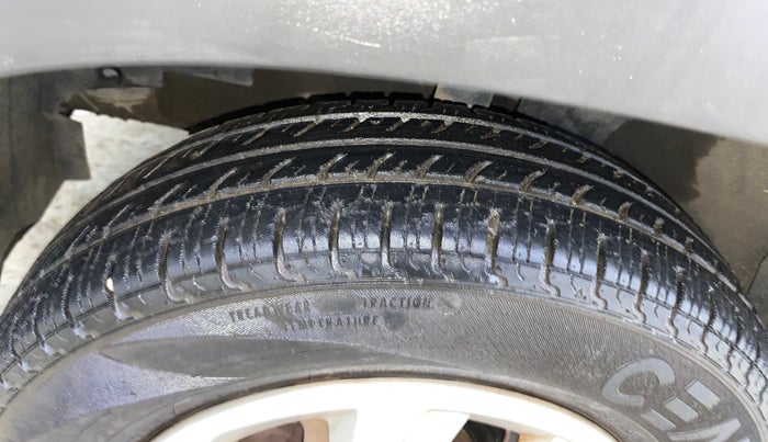 2016 Renault Kwid RXT 0.8, Petrol, Manual, 24,604 km, Left Front Tyre Tread