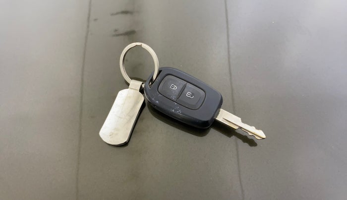 2016 Renault Kwid RXT 0.8, Petrol, Manual, 24,604 km, Key Close Up