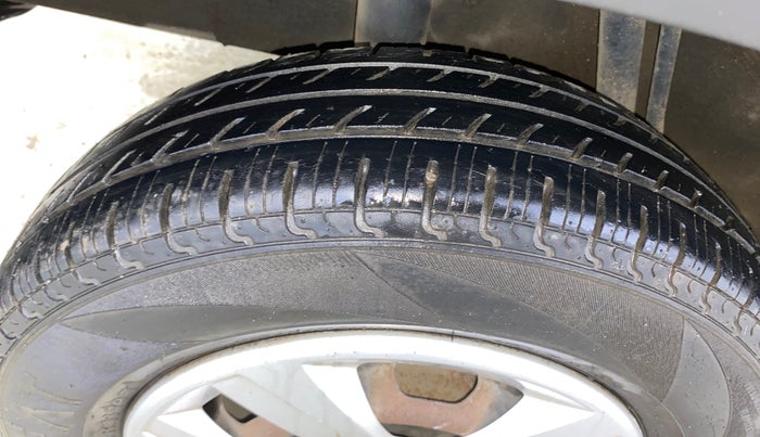 2016 Renault Kwid RXT 0.8, Petrol, Manual, 24,604 km, Right Rear Tyre Tread