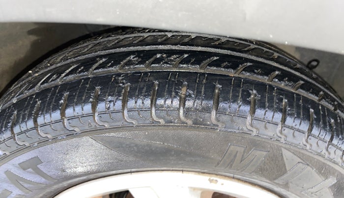 2016 Renault Kwid RXT 0.8, Petrol, Manual, 24,604 km, Right Front Tyre Tread