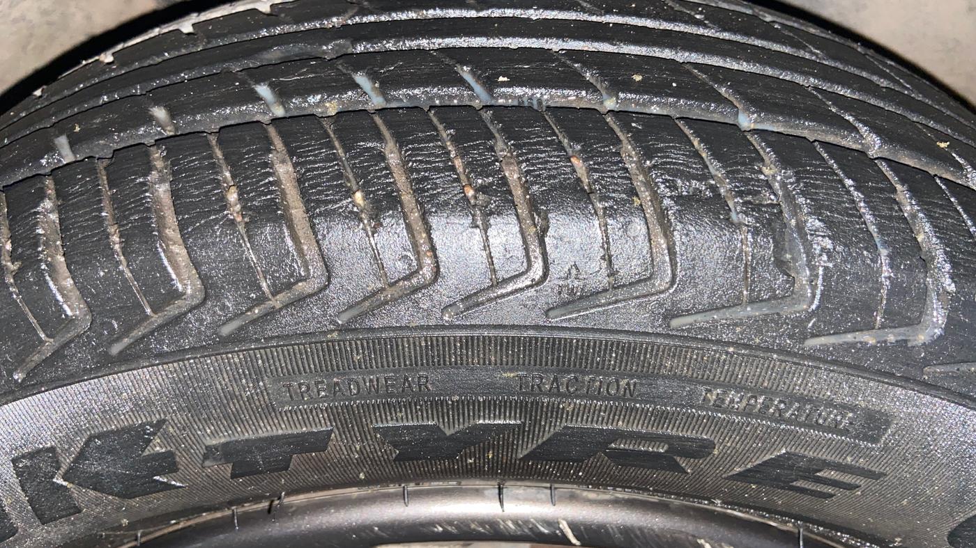 2018 Renault Kwid RXT 1.0 AMT (O), Petrol, Automatic, 46,840 km, Right Front Tyre Tread