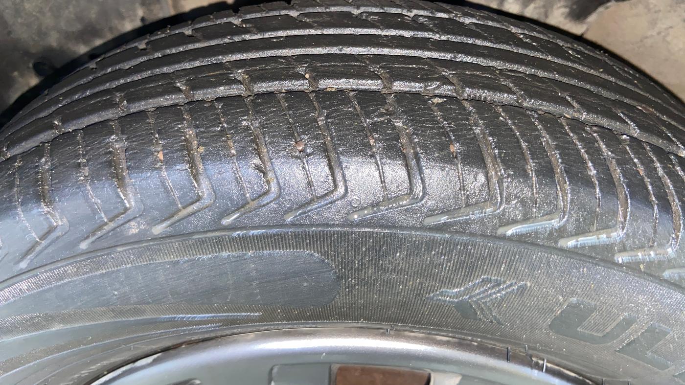 2018 Renault Kwid RXT 1.0 AMT (O), Petrol, Automatic, 46,840 km, Left Front Tyre Tread