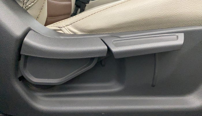 2023 Hyundai AURA S 1.2 CNG, CNG, Manual, 33,627 km, Driver Side Adjustment Panel