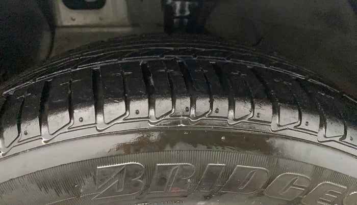 2023 Hyundai AURA S 1.2 CNG, CNG, Manual, 33,627 km, Left Front Tyre Tread