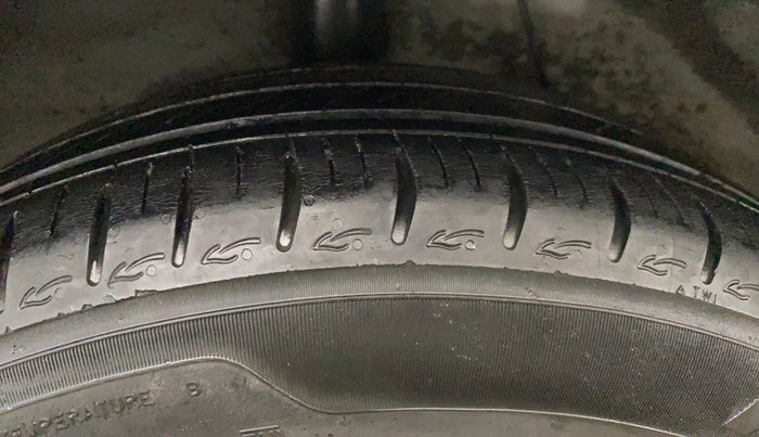 2023 Hyundai AURA S 1.2 CNG, CNG, Manual, 33,627 km, Right Rear Tyre Tread