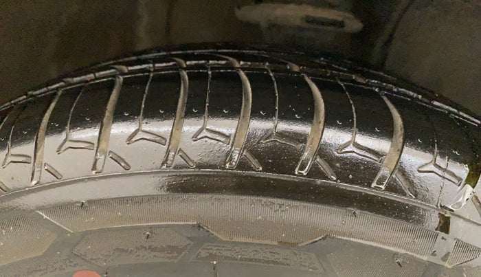 2021 Maruti IGNIS ZETA 1.2 AMT, Petrol, Automatic, 32,616 km, Right Front Tyre Tread