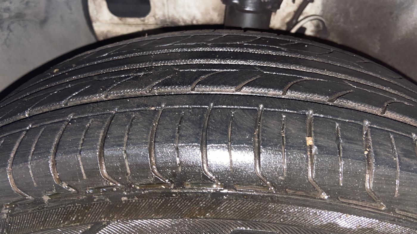 2018 Hyundai Elite i20 ASTA 1.2  CVT, Petrol, Automatic, 1,03,582 km, Left Front Tyre Tread