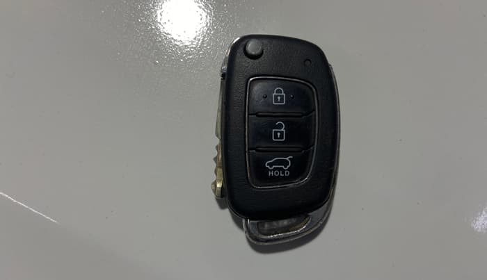 2018 Hyundai Elite i20 ASTA 1.2  CVT, Petrol, Automatic, 1,03,895 km, Key Close Up