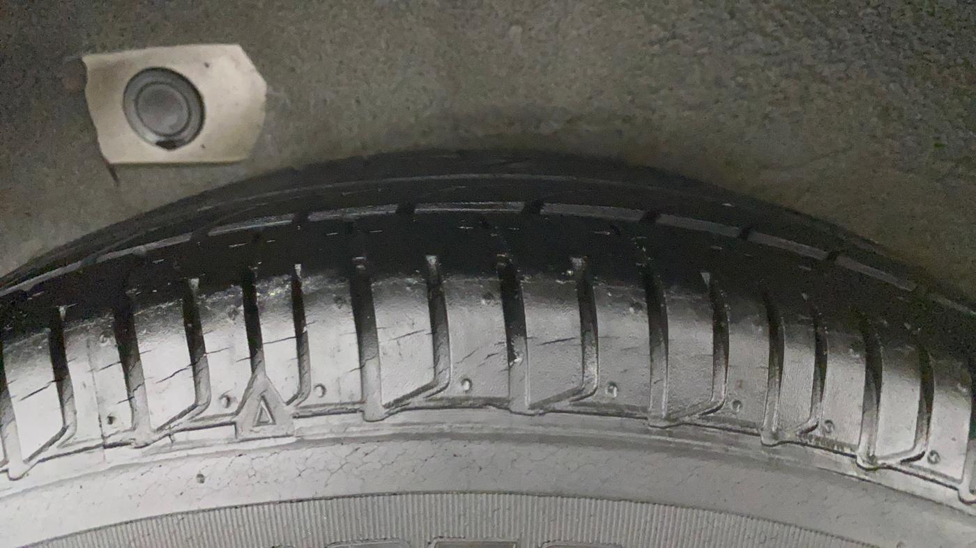 2011 Hyundai i10 MAGNA 1.1, Petrol, Manual, 30,901 km, Right Rear Tyre Tread