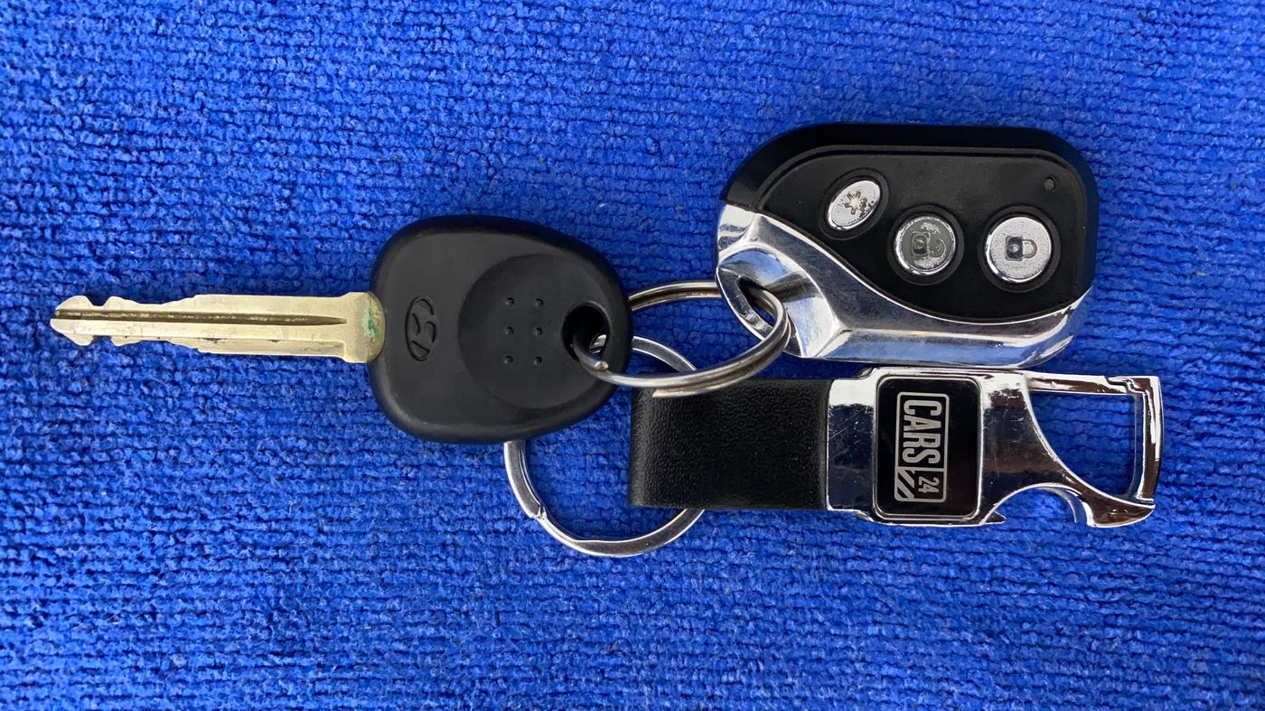 2011 Hyundai i10 MAGNA 1.1, Petrol, Manual, 30,901 km, Key Close Up