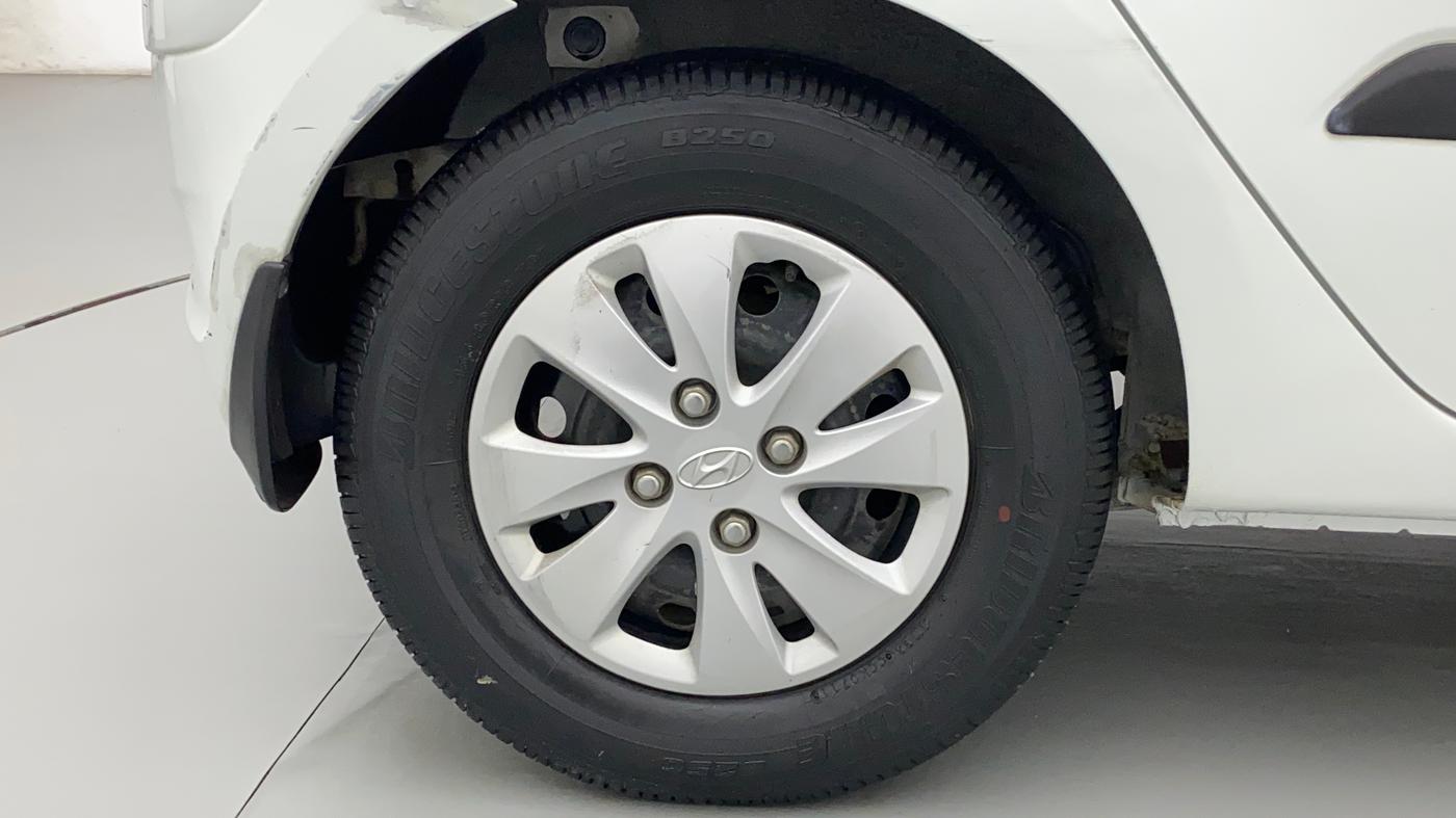 2011 Hyundai i10 MAGNA 1.1, Petrol, Manual, 30,901 km, Right Rear Wheel