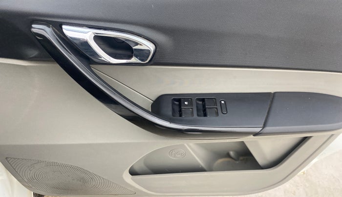 2018 Tata Tiago XZ PETROL, Petrol, Manual, 60,230 km, Driver Side Door Panels Control