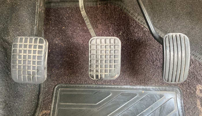 2018 Tata Tiago XZ PETROL, Petrol, Manual, 60,230 km, Pedals