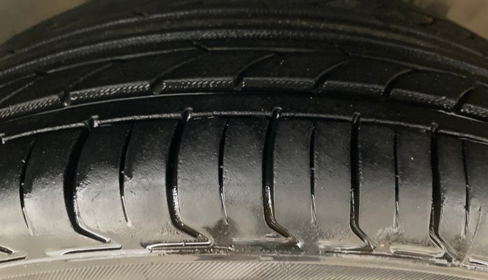 2018 Tata Tiago XZ PETROL, Petrol, Manual, 60,230 km, Right Front Tyre Tread