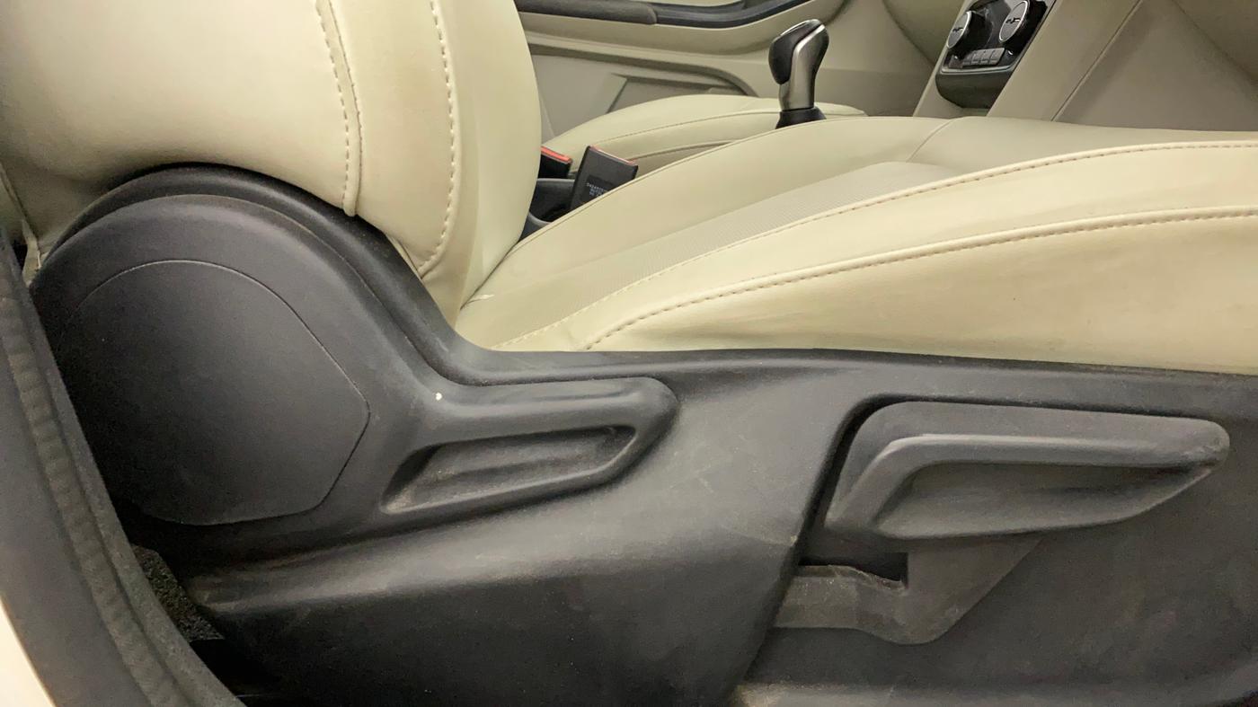 2024 Tata TIGOR XZ PLUS PETROL, Petrol, Manual, 37,220 km, Driver Side Adjustment Panel