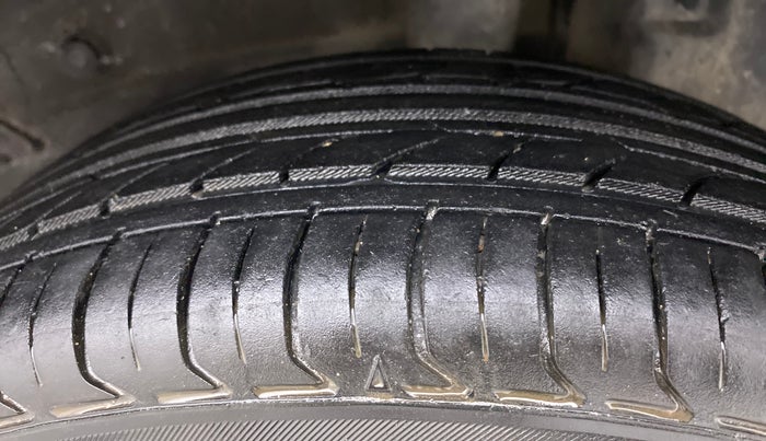 2011 Toyota Etios G, Petrol, Manual, 65,168 km, Left Rear Tyre Tread