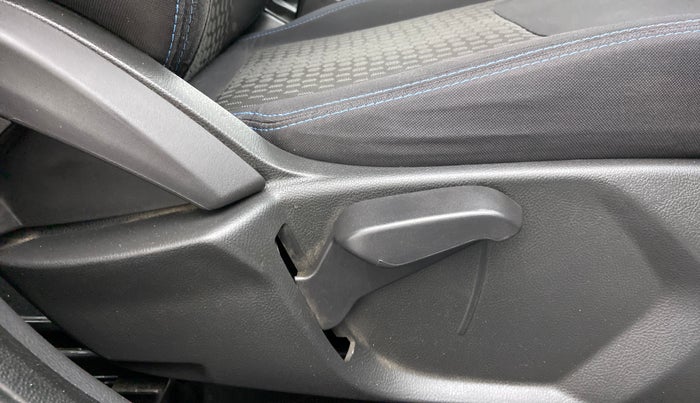 2020 Ford New Figo TITANIUM BLU 1.5 DIESEL, Diesel, Manual, 33,745 km, Driver Side Adjustment Panel