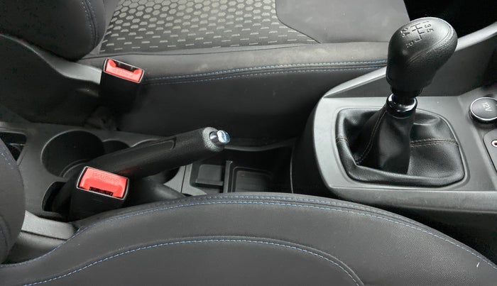 2020 Ford New Figo TITANIUM BLU 1.5 DIESEL, Diesel, Manual, 33,745 km, Gear Lever
