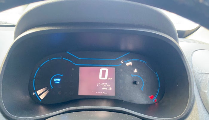 2020 Renault Kwid RXT 1.0 (O), Petrol, Manual, 17,442 km, Odometer Image