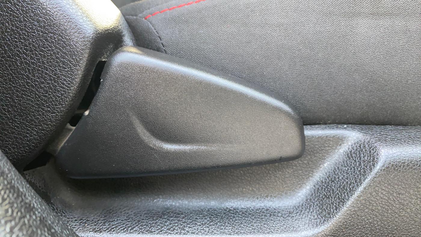 2020 Renault Kwid RXT 1.0 (O), Petrol, Manual, 17,442 km, Driver Side Adjustment Panel