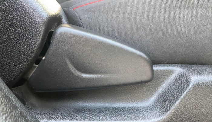 2020 Renault Kwid RXT 1.0 (O), Petrol, Manual, 17,442 km, Driver Side Adjustment Panel