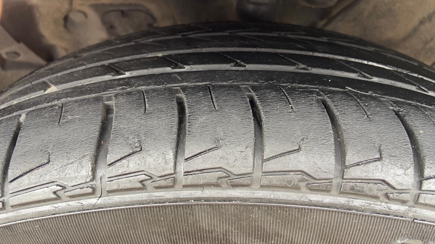 2023 KIA SELTOS  GTX PLUS 1.5 DIESEL AT, Diesel, Automatic, 24,402 km, Left Front Tyre Tread