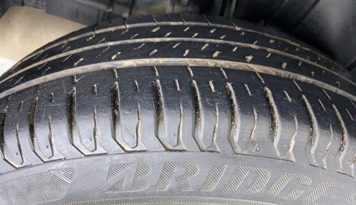 2019 Maruti XL6 ALPHA SHVS  MT, Petrol, Manual, 40,506 km, Right Rear Tyre Tread