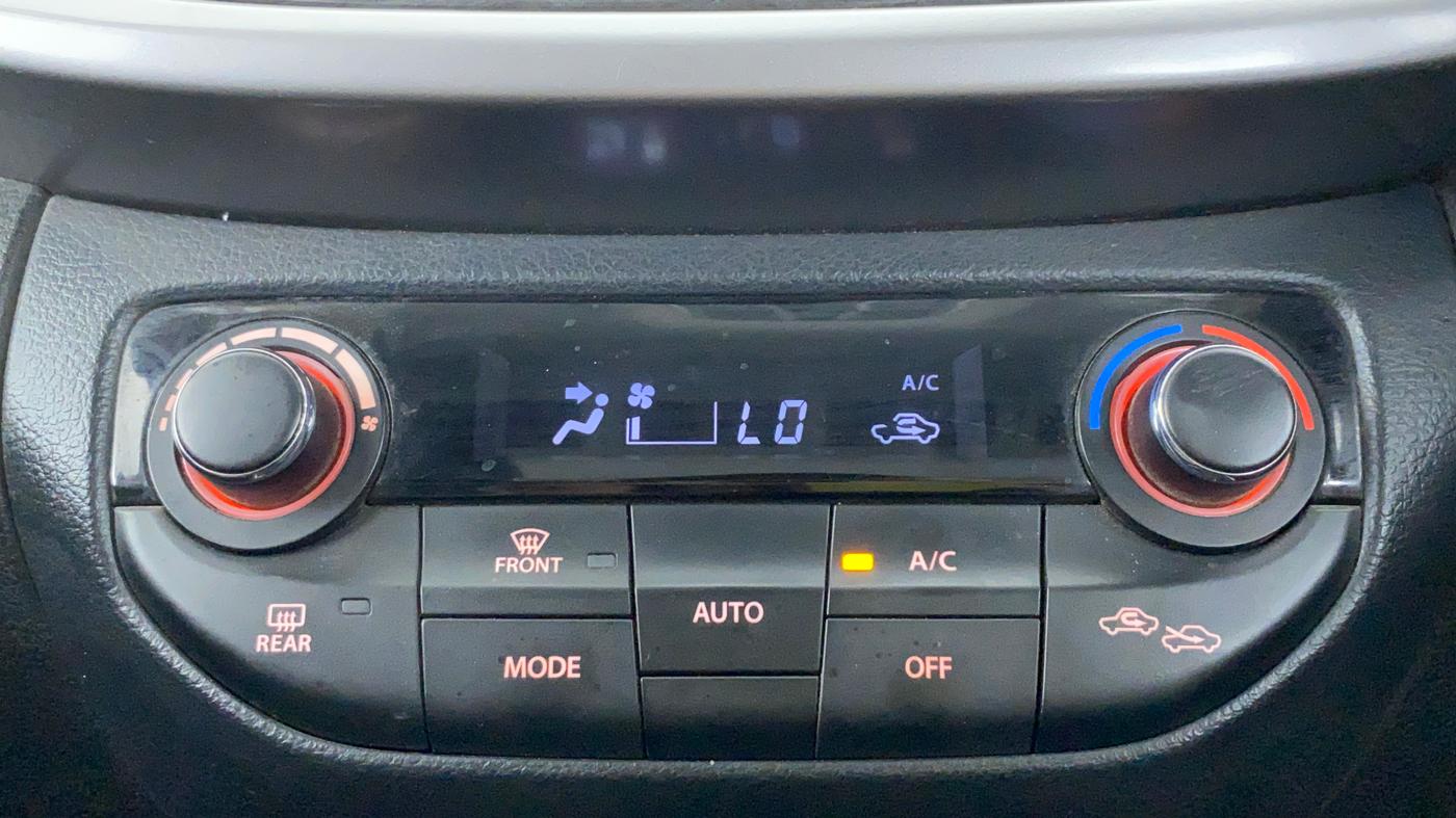 2019 Maruti XL6 ALPHA SHVS  MT, Petrol, Manual, 40,506 km, Automatic Climate Control