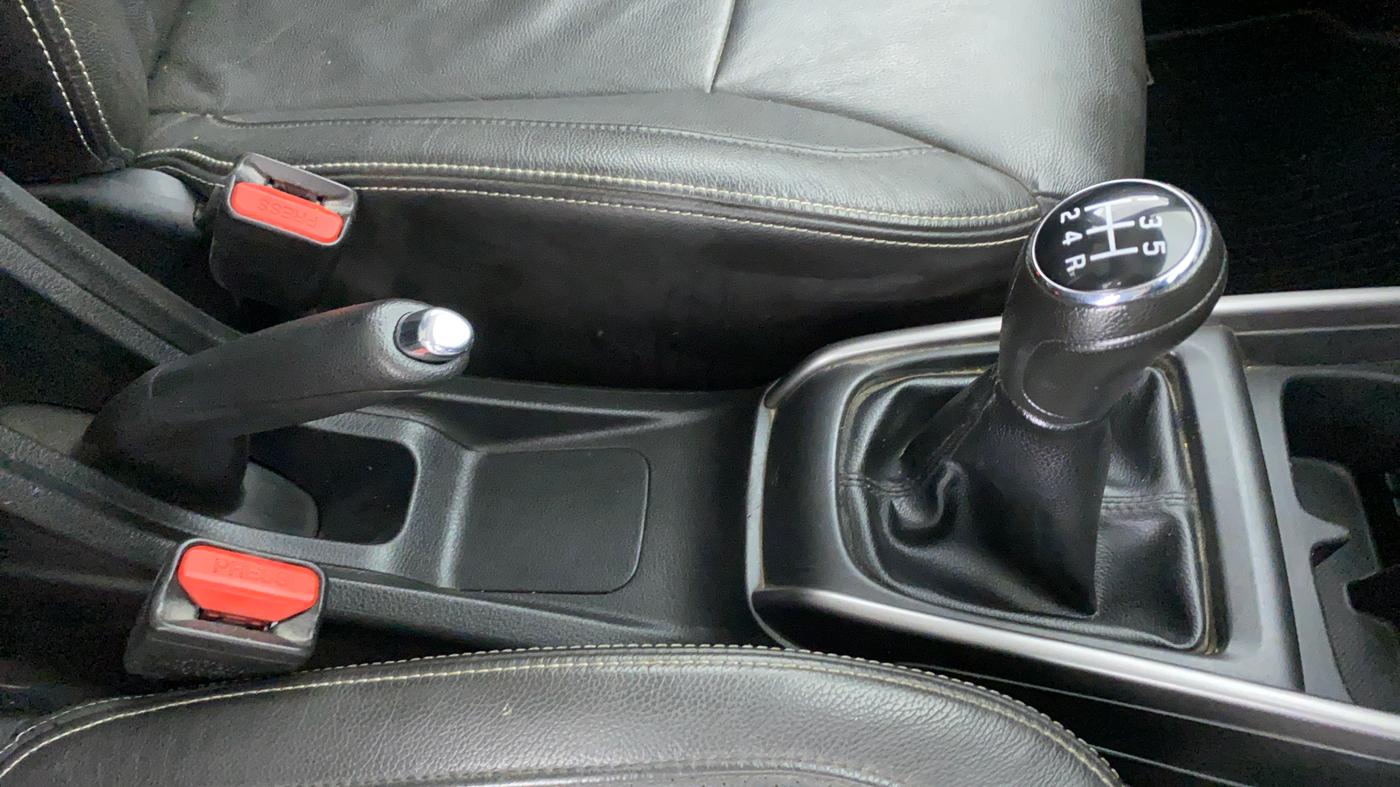 2019 Maruti XL6 ALPHA SHVS  MT, Petrol, Manual, 40,506 km, Gear Lever