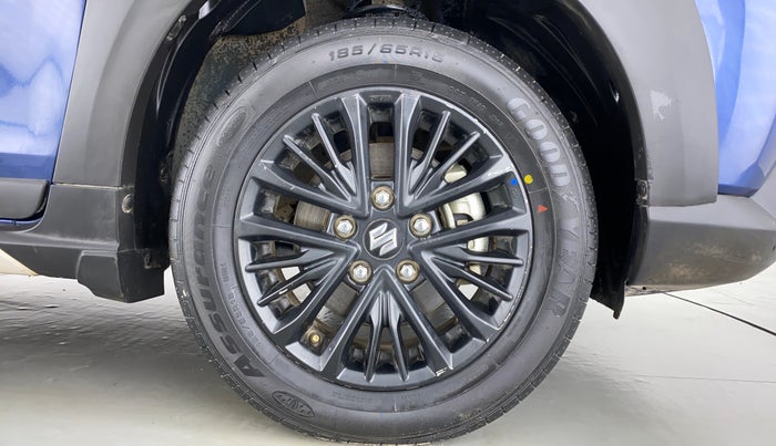 2019 Maruti XL6 ALPHA SHVS  MT, Petrol, Manual, 40,506 km, Right Front Wheel