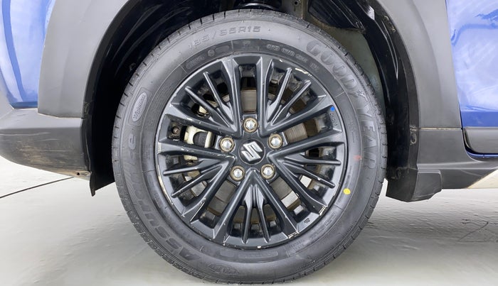 2019 Maruti XL6 ALPHA SHVS  MT, Petrol, Manual, 40,506 km, Left Front Wheel