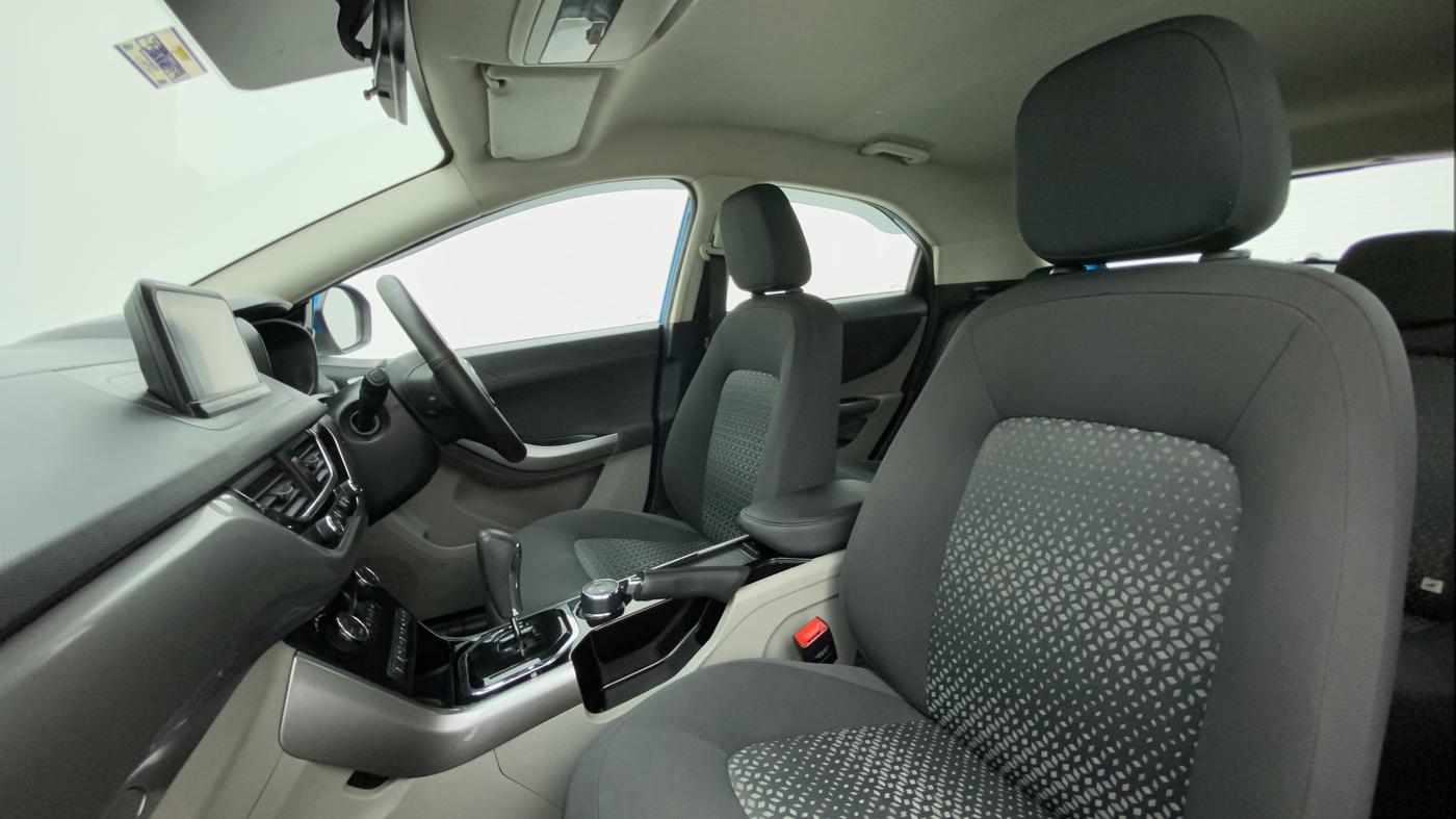 2018 Tata NEXON XZA+ 1.5, Diesel, Automatic, 13,714 km, Right Side Front Door Cabin