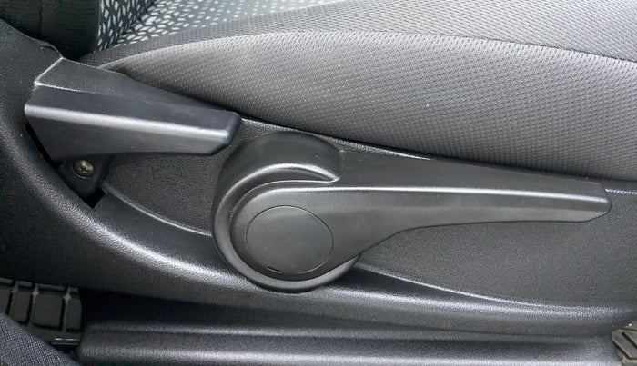 2018 Tata NEXON XZA+ 1.5, Diesel, Automatic, 13,714 km, Driver Side Adjustment Panel