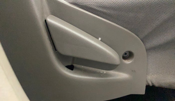 2016 Datsun Go T, Petrol, Manual, 1,25,922 km, Driver Side Adjustment Panel