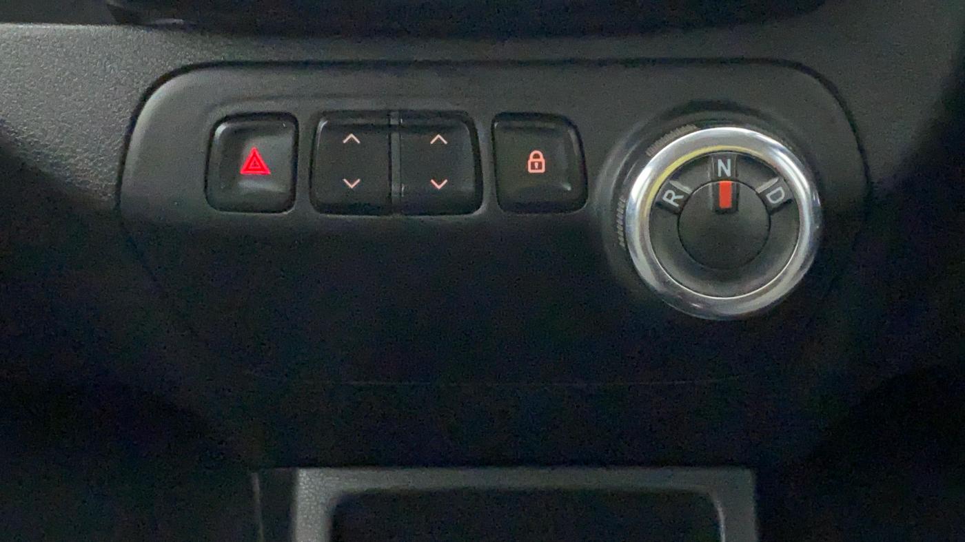 2018 Renault Kwid RXT 1.0 EASY-R AT OPTION, Petrol, Automatic, 30,181 km, Gear Lever