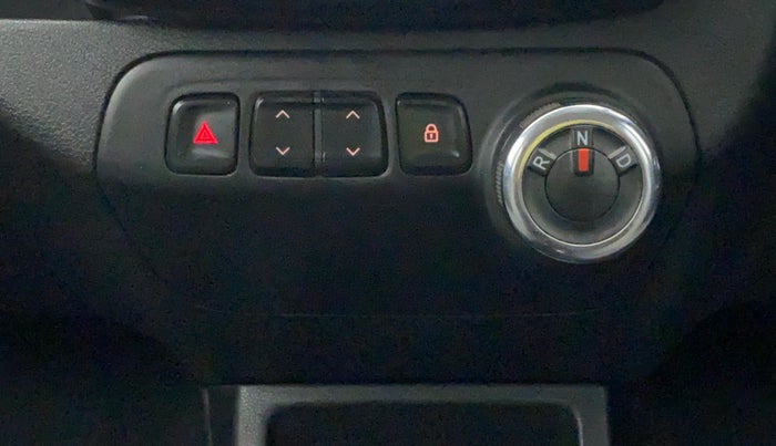2018 Renault Kwid RXT 1.0 EASY-R AT OPTION, Petrol, Automatic, 30,181 km, Gear Lever