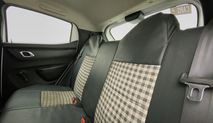 2018 Renault Kwid RXT 1.0 EASY-R AT OPTION, Petrol, Automatic, 30,181 km, Right Side Rear Door Cabin