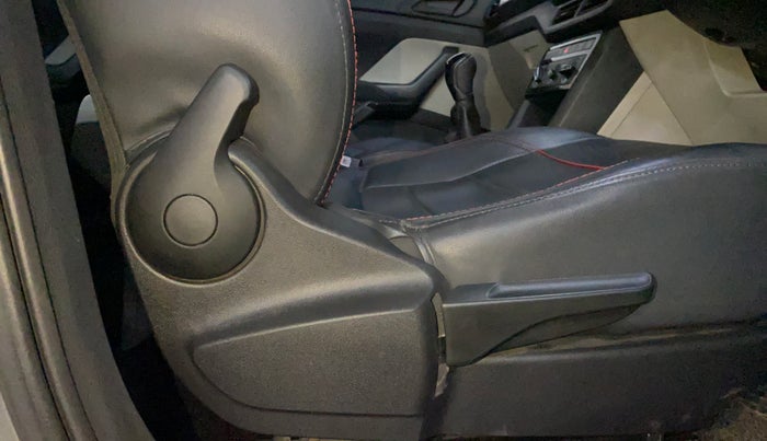 2024 Volkswagen TAIGUN COMFORTLINE 1.0 TSI MT, Petrol, Manual, 38,062 km, Driver Side Adjustment Panel