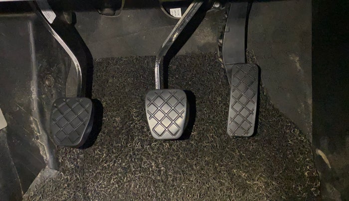 2024 Volkswagen TAIGUN COMFORTLINE 1.0 TSI MT, Petrol, Manual, 38,062 km, Pedals