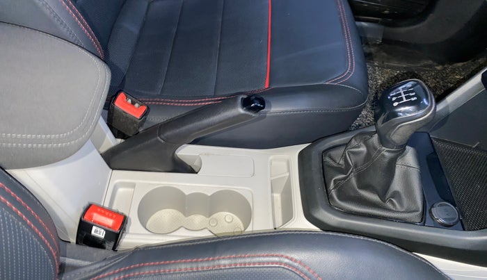 2024 Volkswagen TAIGUN COMFORTLINE 1.0 TSI MT, Petrol, Manual, 38,062 km, Gear Lever