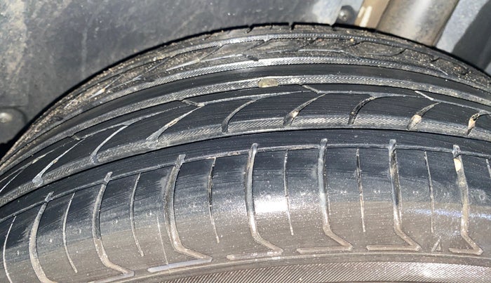 2024 Volkswagen TAIGUN COMFORTLINE 1.0 TSI MT, Petrol, Manual, 38,062 km, Left Rear Tyre Tread