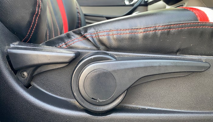2019 Tata Tiago XZ PLUS PETROL, Petrol, Manual, 9,143 km, Driver Side Adjustment Panel