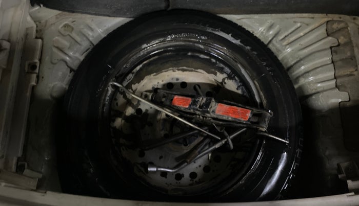 2020 Mahindra XUV300 W6 1.2 PETROL, Petrol, Manual, 83,760 km, Spare Tyre