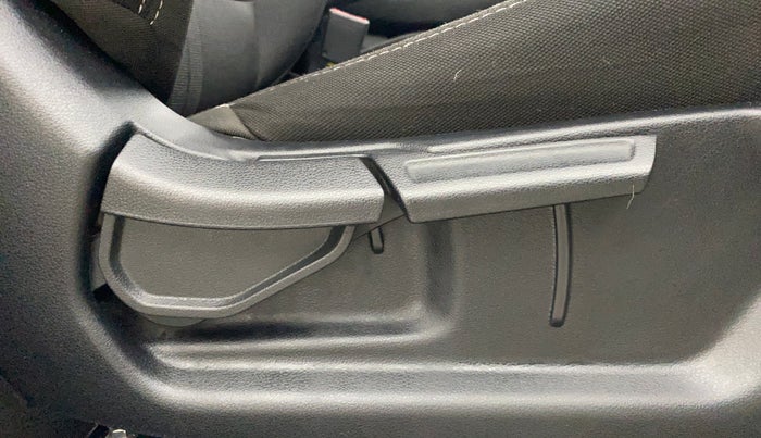 2022 Hyundai VENUE SX PLUS 1.0 TURBO DCT, Petrol, Automatic, 7,657 km, Driver Side Adjustment Panel