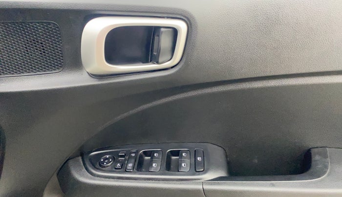 2022 Hyundai VENUE SX PLUS 1.0 TURBO DCT, Petrol, Automatic, 7,657 km, Driver Side Door Panels Control