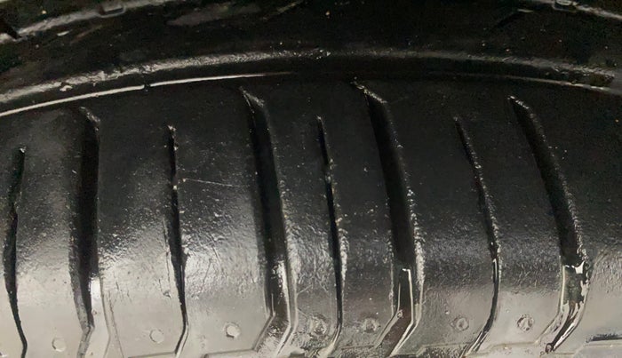 2022 Hyundai VENUE SX PLUS 1.0 TURBO DCT, Petrol, Automatic, 7,657 km, Right Front Tyre Tread