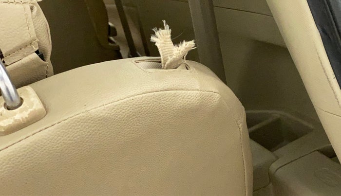2015 Maruti Ertiga ZXI, Petrol, Manual, 24,957 km, Third-row right seat - Folding lever not working