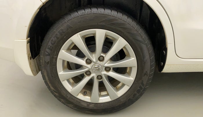 2015 Maruti Ertiga ZXI, Petrol, Manual, 24,957 km, Right Rear Wheel
