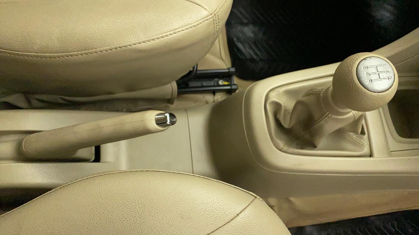 2015 Maruti Ertiga ZXI, Petrol, Manual, 24,957 km, Gear Lever